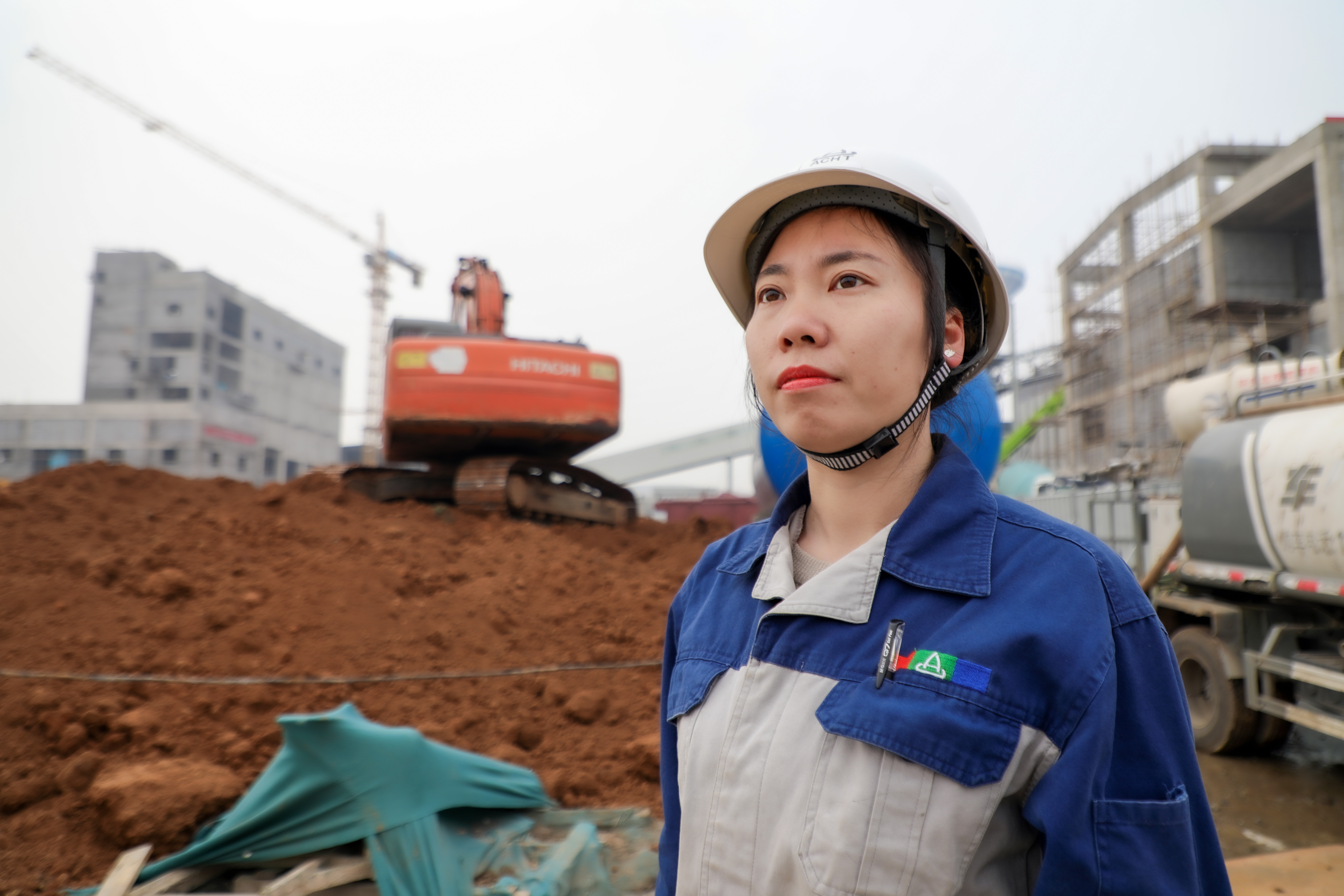 安彩“她”力量｜余艷梅：每當(dāng)想起她，梅花便落滿(mǎn)了南山