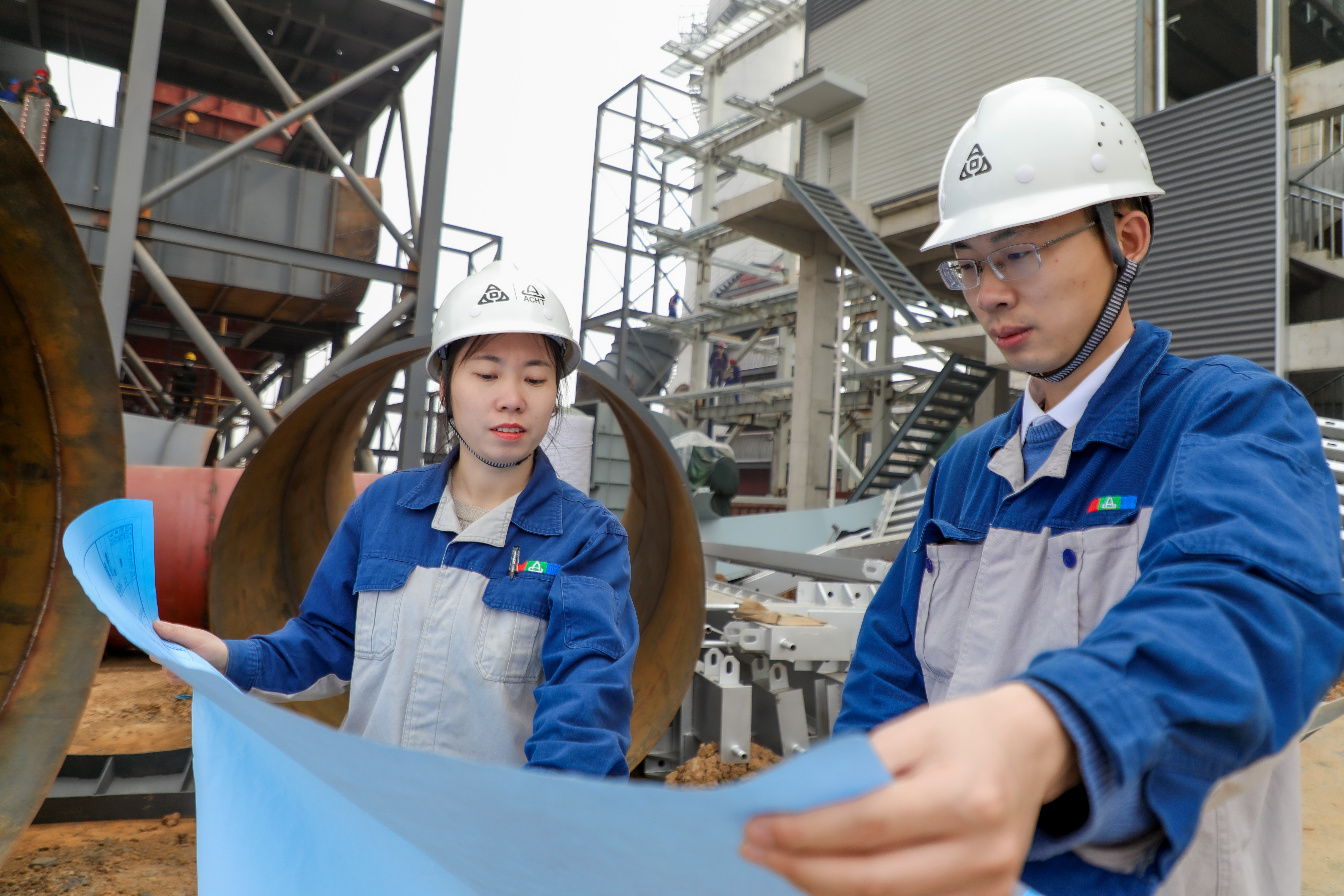 安彩“她”力量｜余艷梅：每當(dāng)想起她，梅花便落滿(mǎn)了南山