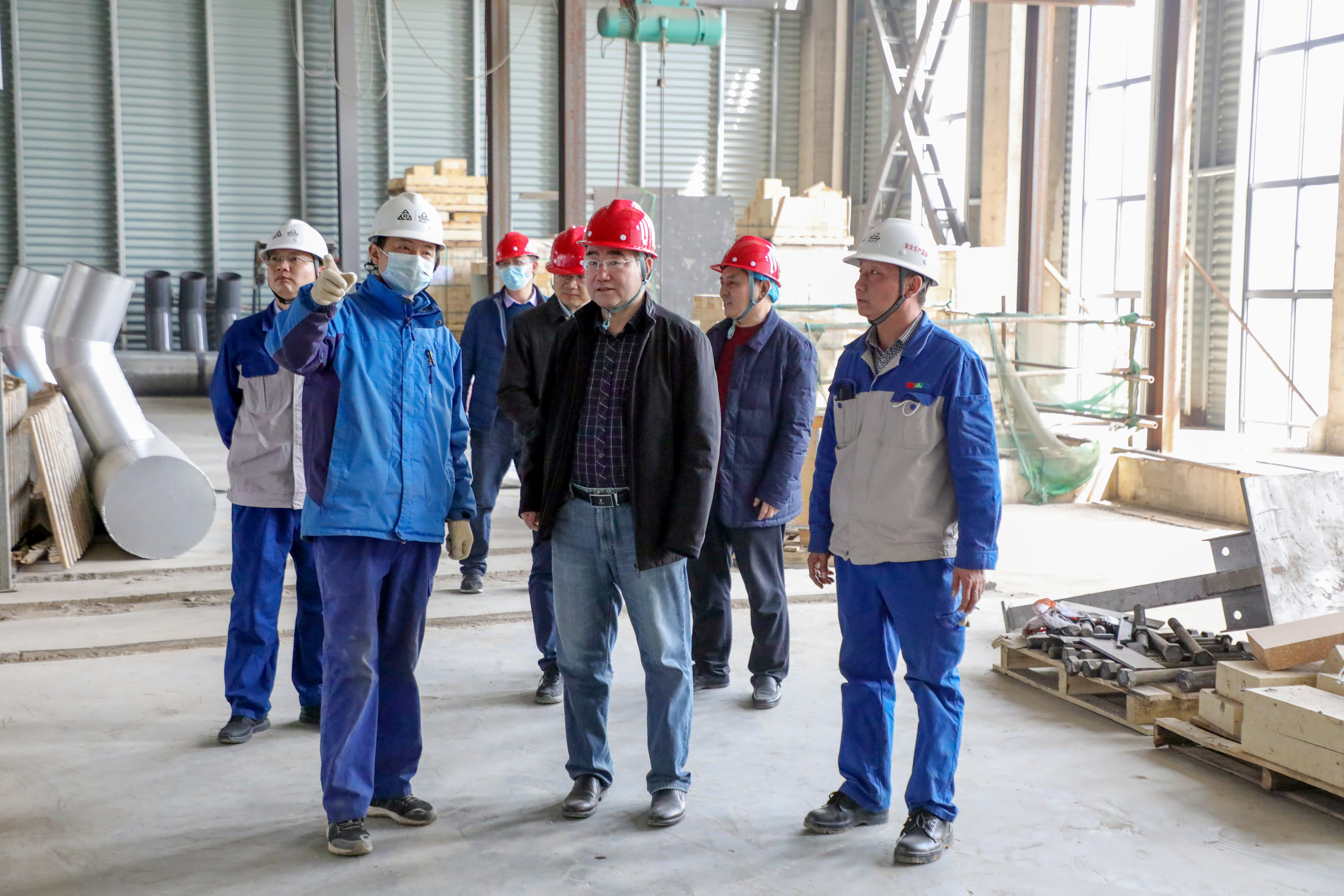 重要進展！許昌安彩熔窯大碹順利合攏