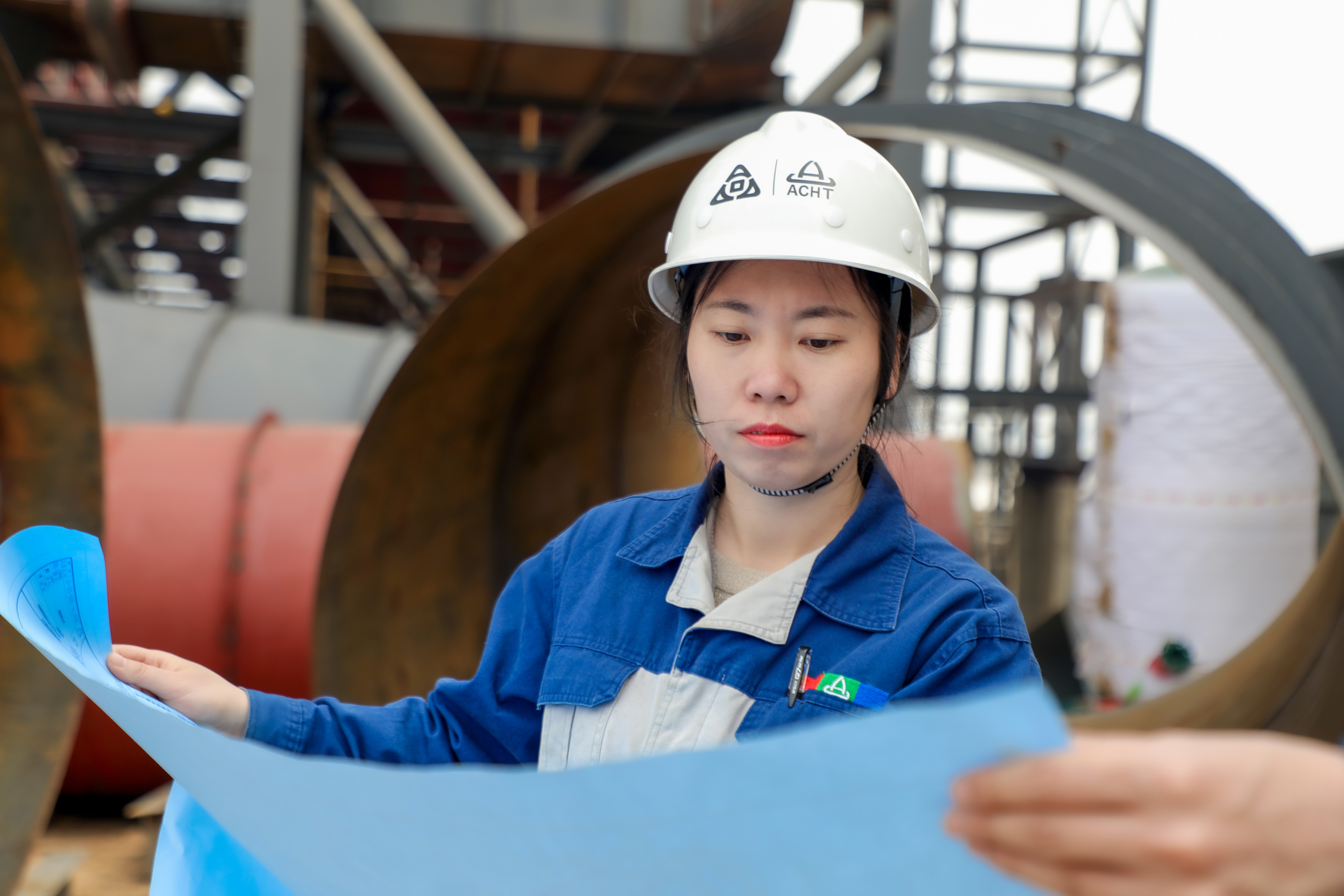 安彩“她”力量｜余艷梅：每當(dāng)想起她，梅花便落滿(mǎn)了南山