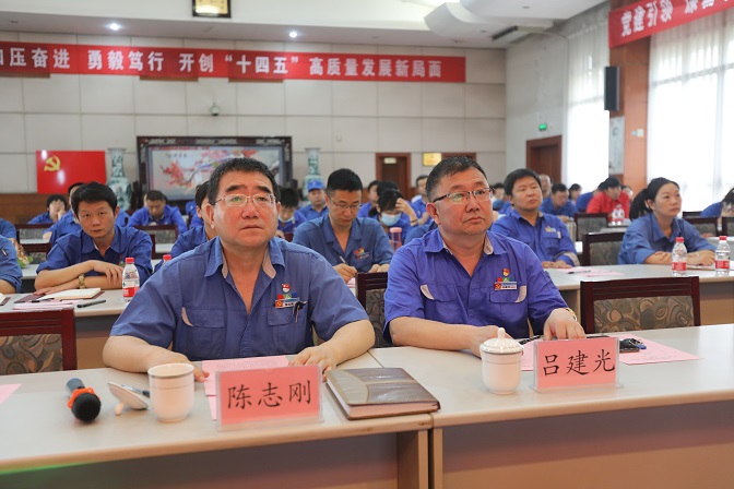 精彩震撼！聽一場穿越百年黨史的演講